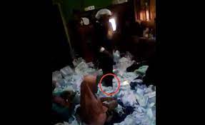 92 likes · 1 talking about this. Workers Walk Barefoot On Used Face Masks Allegedly Being Repackaged For Sale In Indonesia Video Coconuts Jakarta