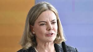 Raphinha, Vini Jr, Marta, Arthur Elias: saiba quem representa Brasil na  Bola de Ouro 2025