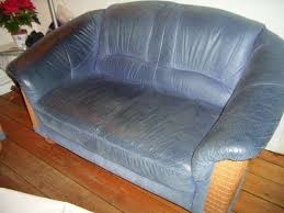 Erfahren sie alles über die unterschiedlichen lederarten und die individuelle pflege für ihr sofa. Die Reinigung Und Pflege Von Rauledern Lederzentrum Spezialist Fur Lederpflege Lederreparatur Beratung