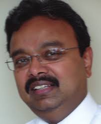 Managing a dislocated intraocular lens