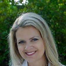 Stephanie Merchant's Instagram, Twitter & Facebook