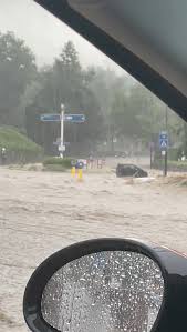 Delen van limburg zijn maandagmiddag getroffen door hevig noodweer. Dgmgtv3yq0dz8m