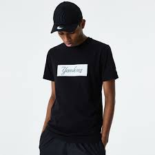 Turn your littlest fan into an avid new york yankees supporter right away. New York Yankees Print Box Black T Shirt New Era Cap