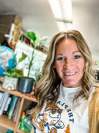 Amanda Hodge (@TeachWithHodge)