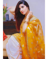 Hareem Farooq Hareemfarooq Instagram Photos And Videos Fashion Attire Indian Designer Outfits Pakistani Formal Dresses