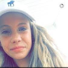 Ellie Jacobs's Instagram, Twitter & Facebook