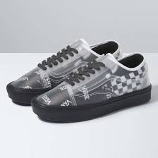 Vans introduced its new line of sneakers called vans comfy cush, with which they prove that they know the answer to this question. Vans Block Comfycush Slip Skool Shop At Vans Vans Malaysia Official Site