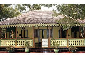 Rumah kebaya merupakan rumah adat suku betawi dengan bentuk atap seperti lipatan kebaya. 7 Fakta Menarik Soal Rumah Adat Betawi Yang Belum Kamu Ketahui