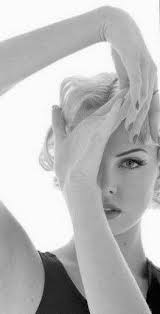 The Sun S Gone Dim And The Sky S Turned Black Charlize Theron Charlize Theron Beauty Portrait