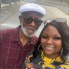 Savannah native and Super Bowl champion Nolan Smith received a key to the  City of Savannah from Mayor Van Johnson. You can see the full video here  ->tinyurl.com/4ymka2fk