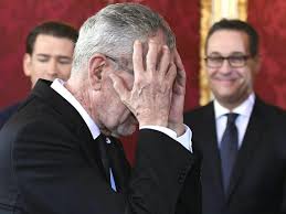 Ein anruf von van der bellen bei finanzminister blümel und die öffentliche ermahnung, dass sich an die verfassung und die davon abzuleitenden regeln alle zu halten hätten, erzielten wirkung. Objektiv 2018 Robert Jager Schoss Pressefoto Des Jahres Mit Van Der Bellen Politik Vienna At