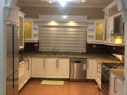 بلوط مطبخ ابيض وخشبي