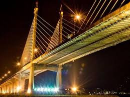 Driver view of penang second bride or sultan abdul halim muadzam shah bridge with total length of 24km, is the longest bridge in malaysia. Jambatan Sultan Abdul Halim Muadzam Shah Attractions In Bayan Lepas Penang