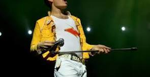 Luke as Freddie