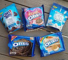 A white fudge covered oreo thin. Candy Hunting On Twitter Finally Found Them All New Dark Chocolate New Carrot Cake And Limited Edition Love Oreos Are Out Now So Are New Fudge Dipped Chips Ahoy And White Fudge