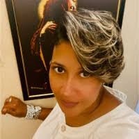 Tracey Byron's Instagram, Twitter & Facebook