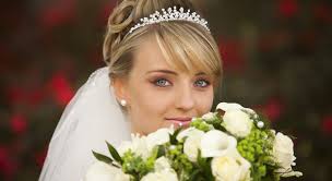 Hochsteckfrisuren für die hochzeit können mit kleinen accessoires zu richtigen eyecatcher werden. Coiffeur Nada Hochsteckfrisuren Coiffeur Nada