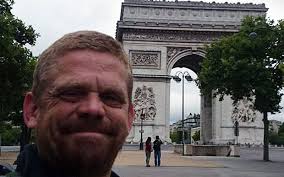 Beggar uses card reader to take donations