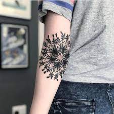 Tatuagem De Mandala 60 Ideias Com O Simbolo Repleto De Significado Mandalatattoo Tattoos Left Arm Tattoos Mandala Tattoo