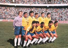 Argentina obtuvo la clasificación de forma directa como líder del grupo 1 de la conmebol.en una agónica clasificación con un empate frente a perú, con un gol marcado por ricardo gareca a solo 10 minutos del final del encuentro, la selección albiceleste logró el boleto a la máxima cita en el estadio monumental de nuñez.curiosamente, para la lista final, bilardo no tuvo en cuenta a gareca. Bolivia En Las Eliminatorias De La Copa Del Mundo Capitulo 4 Estados Unidos 94 1993 Historia Del Futbol Boliviano