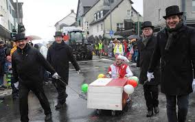 Unser 14 tage vorhersagezeitraum für velbert beginnt mit heiterem wetter. Neviges Velbert Die Narren Hoffen Auf Schones Wetter