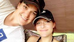 Mandy Weaver's Instagram, Twitter & Facebook