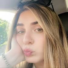 Olivia Kearns (Olliviaa74)