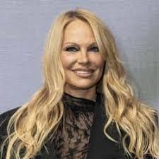 Pamela Claire's Instagram, Twitter & Facebook