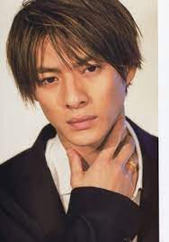 ほわんとしたお人形さんみたいなな顔に憧れる しかしほど遠い強さしかない目 そろそろ花粉おさまるかなー 早くヒノキもピーク過ぎないかなー 最近あったかくなって気持ち上がるけど まだ鼻ずるずる目がぱんぱんで辛い メイクアップ メイク動画 撮影 make hairset 表参道