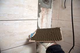 Die pflege findet mit schmierseife statt. Fliesenkleber Entfernen Die Besten Tipps Tricks Hausmittel Gegen Verklebte Fliesen Meisterbob