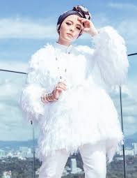 Founder and ceo, fashion valet location: Biodata Usahawan Vivy Yusof Isteri Fadza Anuar Iluminasi