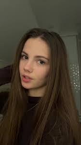 Miriam Darnell's Instagram, Twitter & Facebook