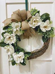 Magnolia Wreath Magnolia Flowers Magnolia Leaves Eucalyptus Etsy In 2021 Spring Flower Wreath Diy Spring Wreath Door Wreaths Diy