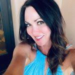 Carmen Hoss's Instagram, Twitter & Facebook