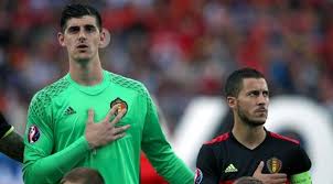 بينما سيقود هجوم المنتخب البلجيكي روميلو لوكاكو، الذي يعتبر أغلى لاعب في المباراة، بعدما وصلت قيمته التسويقية الى مائة مليون يورو، وفقًا لأحدث التقديرات. ÙƒÙˆØ±ØªÙˆØ§ ÙˆÙ‡Ø§Ø²Ø§Ø±Ø¯ ÙŠÙØªØ­Ø§Ù† Ø§Ù„Ù†Ø§Ø± Ø¹Ù„Ù‰ Ù„Ø§Ø¹Ø¨ÙŠ ÙØ±Ù†Ø³Ø§