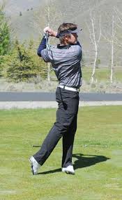 24 foursomes take swings in Nelson Golf tourney