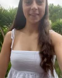 Nouvelle arrivée ! Pour la saison 2025-2026, nous accueillons Ambre Prats,  ailière gauche en provenance de La Ciotat. Rapide et déterminée, elle  viendra apporter son expérience sur l'aile. Bienvenue Ambre !💚 Elle