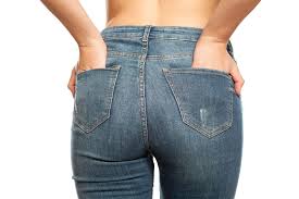 Hallo, heute flicke ich meine lieblingsjeans mit hilfe eines aufbügelbaren flickens. Jeans Flicken Diese Tipps Sind Hilfreich Jeansdiscounter De