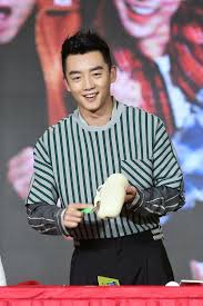 22.10.2014 · angelababy recently appeared in the chinese edition of popular korean variety show, running man <奔跑吧, 兄弟> as one of the main participants.while this has boosted her profile in mainland china, it has also brought her looks under scrutiny, reviving the … Angelababy Zheng Kai Lu Han China Entertainment News Facebook