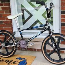 Image result for Bleu 1988 ARO