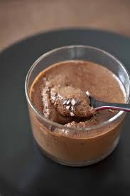 Mousse Au Chocolat Caramel Beurre Sale Un Petit Gout De Daims Dans Ma Mousse Le Lundi Tout Est Permis Mousse Au Chocolat Alimentation Chocolat