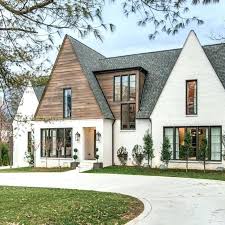 Light gray walls with black or white accents to accentuate the overall look makes it stand out and still make it look neat and tidy. Black And White Rustic House Novocom Top