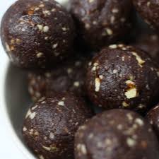 Bites Brownie Healthy Recipes Snacks Sweet Nobake Love Making These Healthy No Bake Brownie Bites As My Snacks This Energy Ba In 2020 Rezepte Leckere Snacks Essen