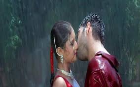 Rashmi Desai | Sexy Rain Song in Saree | Yeh Lamhe Judai Ke | Masala4us  Video Blog