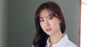 He was an actor, known for i am (2012), kiseu noteu (2012) and lee hi. Qvsbfnpnhmpvgm