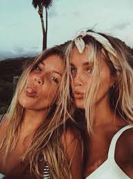 Mom Braids Unbelievably Intricate Hairstyles Every Morning Before School