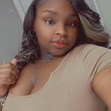 Merry Christmas from my favorite people and I 🫶🏾❤️ Hair: Laquetta Wideman  💇🏾‍♀️ Makeup: My auntie Porsha 💋 Pictures: My auntie Shandra 🤳🏾