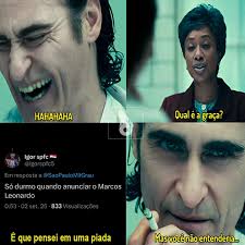 Mostrando a chuteira nova pro seu amigo