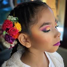 Hoy el estudio se vistió de marinera 🇵🇪 y la hermosa Mariapaz nos  contagió de su dulzura e inocencia 🥰 @gracielacalmet 💄Carolina Avalos  💇🏻‍♀️Pedro Ismael