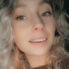 Kayla Messer's Instagram, Twitter & Facebook